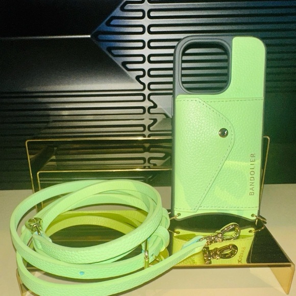 NWT Bandolier Green iPhone 14Pro Phone Case DESIGNER Celebrity Leather Wallet - Picture 4 of 8